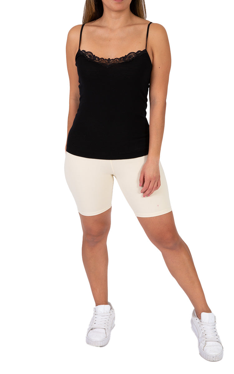 Woman wearing emmebivi singlet in black