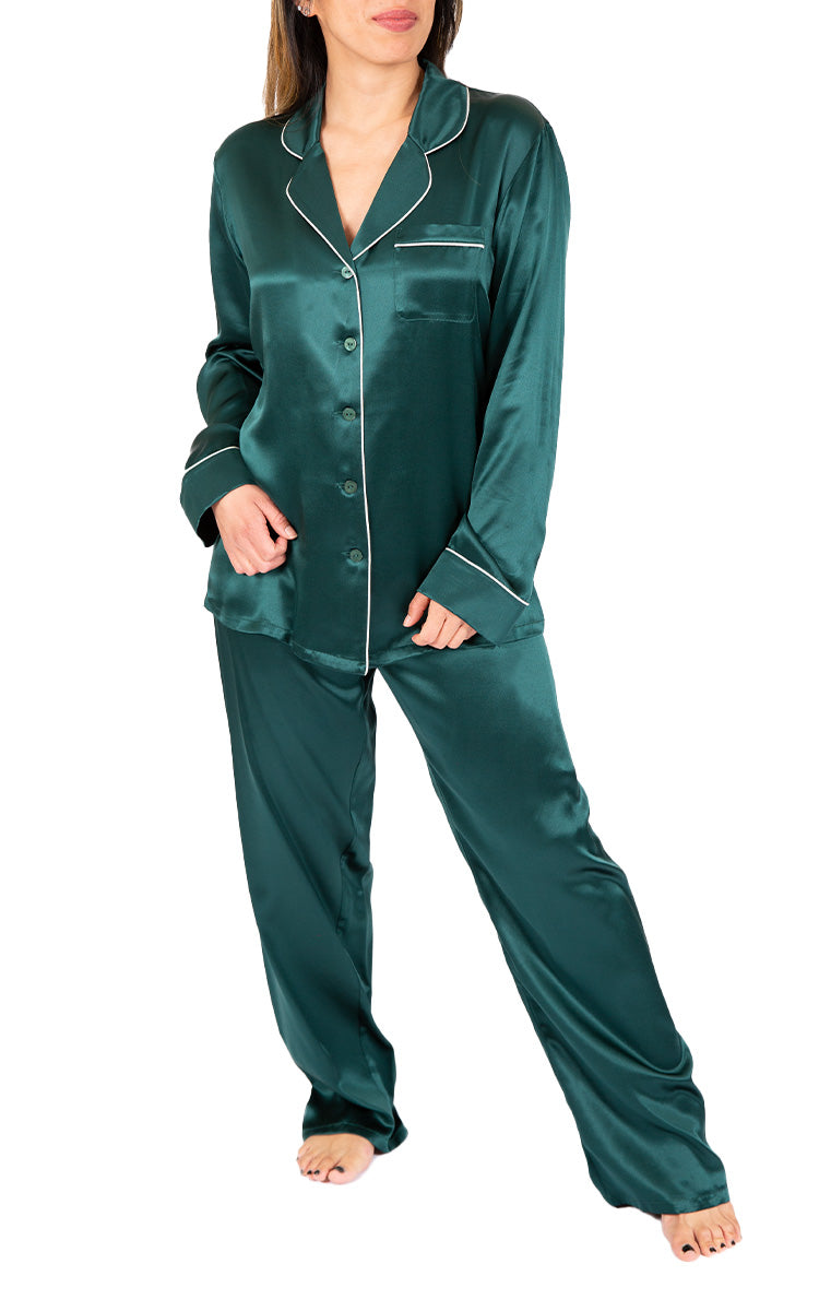 lady wearing Ginia silk pyjama in emerald green with long sleeve