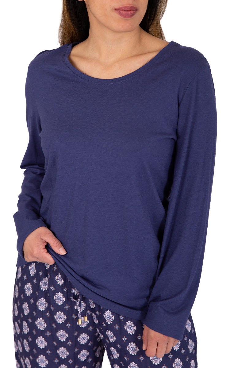 lady wearing Hanro Modal pyjama in purple Australia