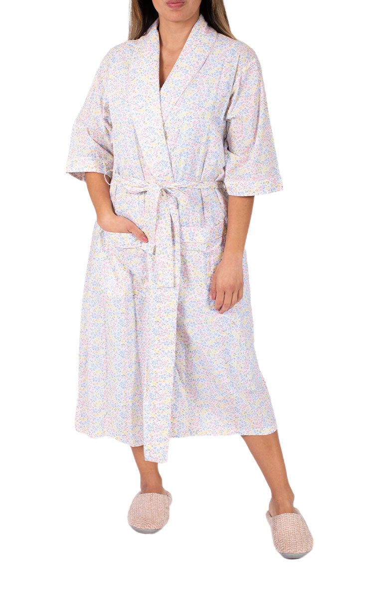 Woman wearing Schrank robe for summer made from cotton