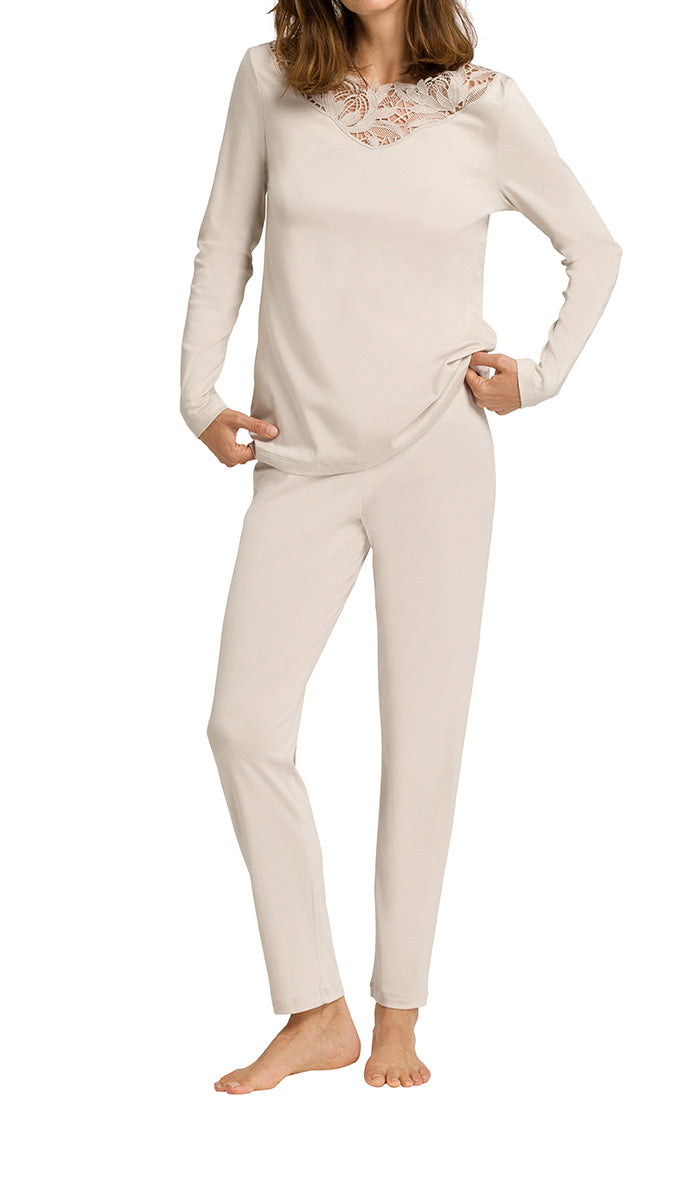 woman wearing hanro pyjama in creme
